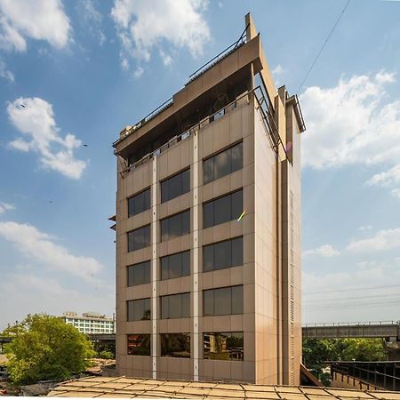 Hotel Peninsula Redpine Мумбаи Экстерьер фото