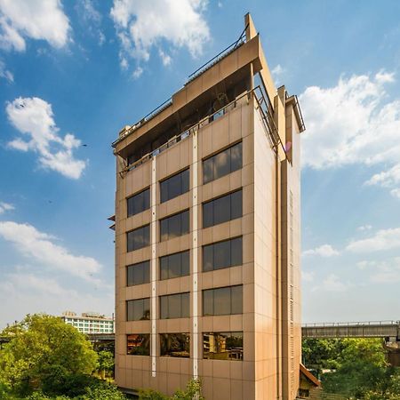 Hotel Peninsula Redpine Мумбаи Экстерьер фото