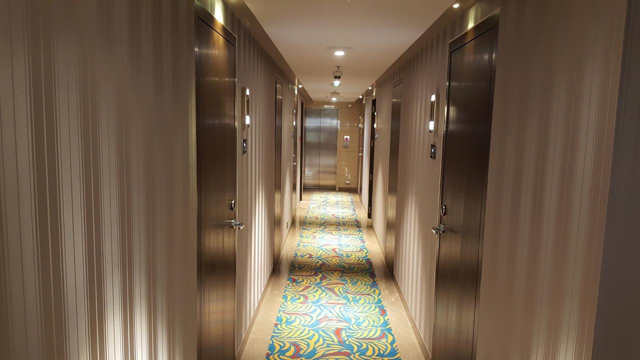 Hotel Peninsula Redpine Мумбаи Экстерьер фото