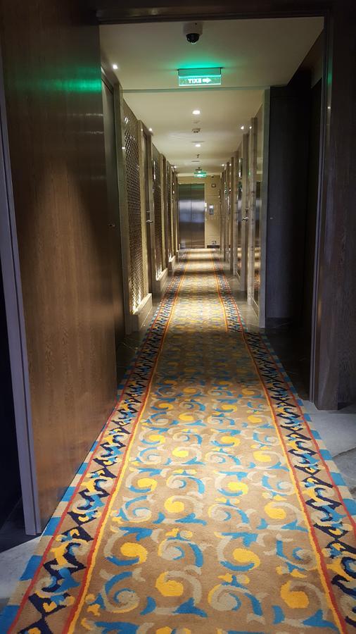 Hotel Peninsula Redpine Мумбаи Экстерьер фото