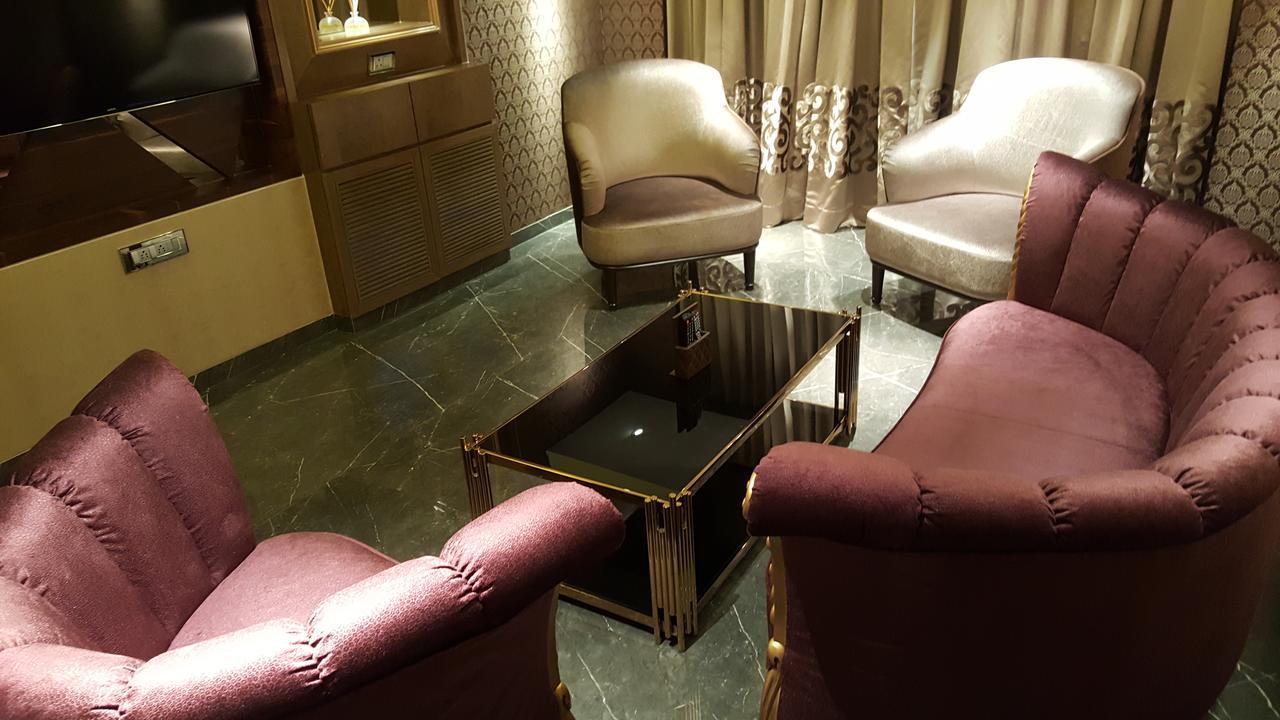 Hotel Peninsula Redpine Мумбаи Экстерьер фото